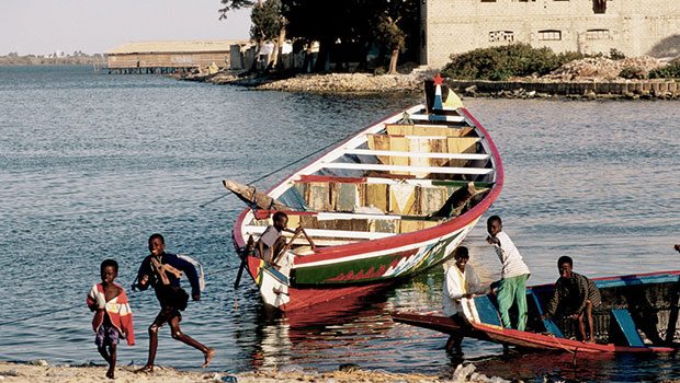 8 soruda Senegal: Kadınların rengârenk giysileri başımı döndürdü