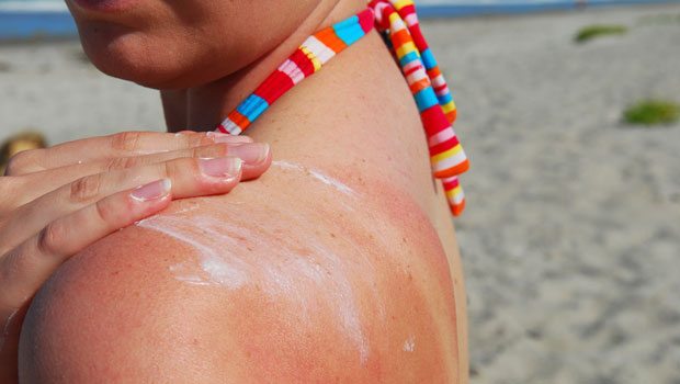 Güneş ışığı etkisi gösteriyor cilde zarar veriyor