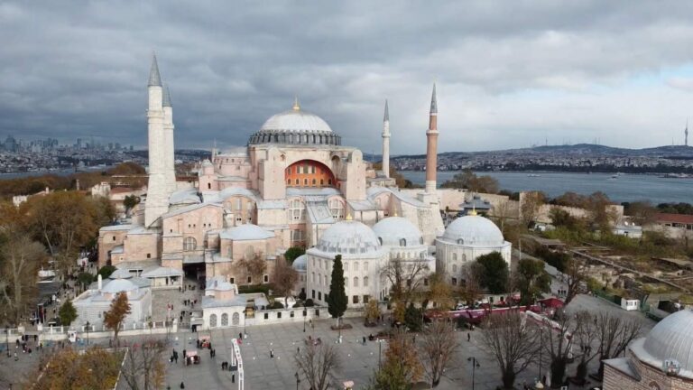 İstanbul’da 1 Günde Gezilebilecek 10 Yer: Tarihin ve Kültürün Birleştiği Şehir Turu