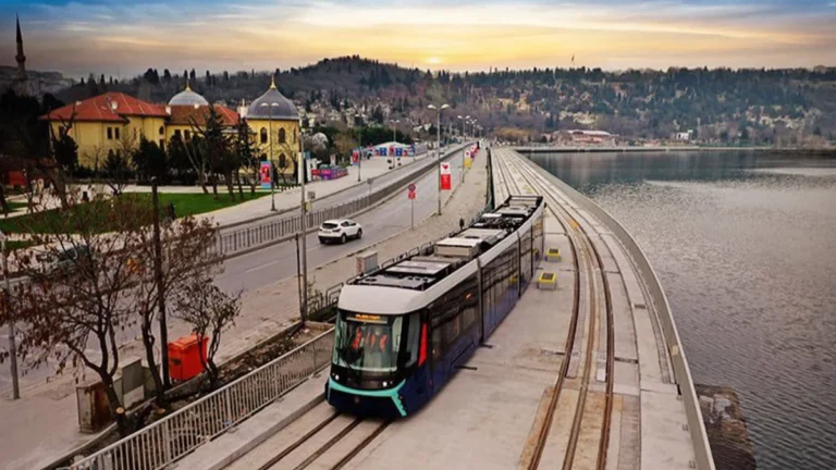 T5 Tramvay Hattı İle İstanbul’un Tarihi Yerlerine Yolculuk: Keşfetmeye Hazır Mısınız?