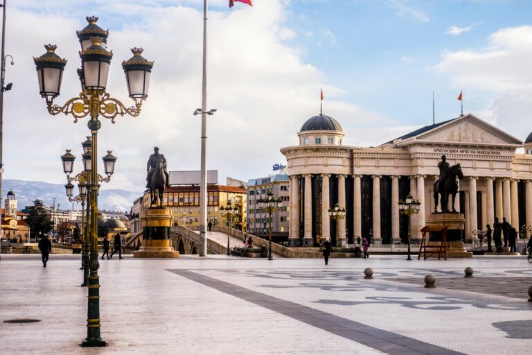 ÜSKÜP’TE GEZİLECEK YERLER REHBERİ: SKOPJE, MAKEDONYA