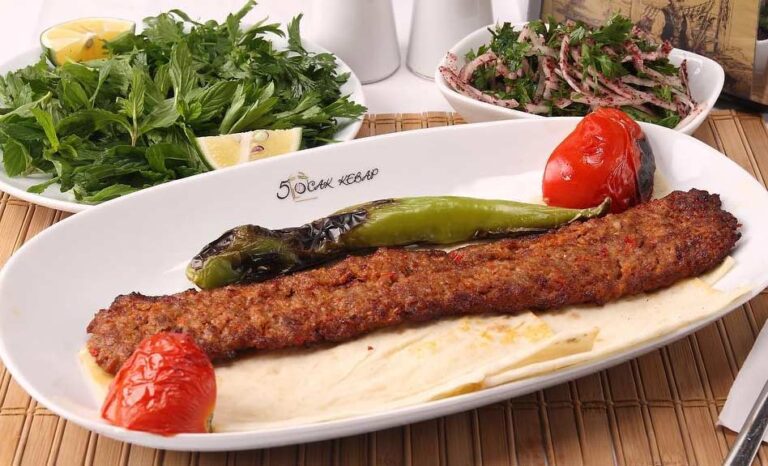 Evde Usta Lezzeti: Gerçek Adana Kebap Tarifi!